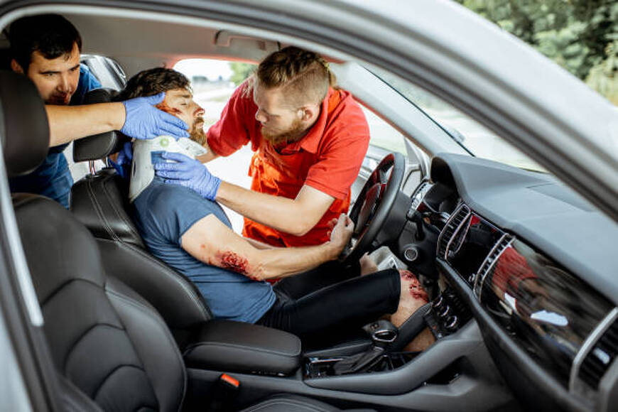 ¿Qué hacer en caso de accidente de tráfico con lesiones?